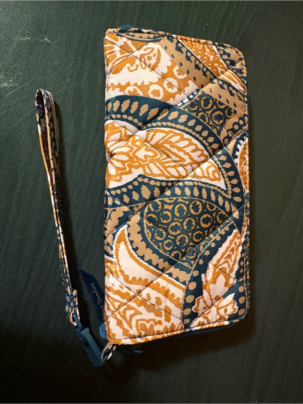 Vera Bradley Quilted Wristlet Phone Case - Navy & Tan Pattern - Picture 2 of 4